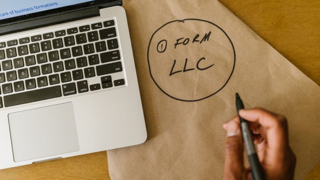 When Setting Up an LLC Makes Sense in Retirement — and When It Doesn't What an LLC Actually Does for a Retiree