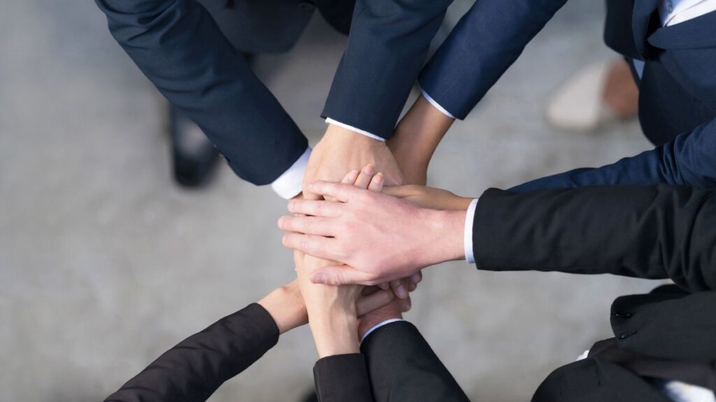 When Setting Up an LLC Makes Sense in Retirement — and When It Doesn't When You Want to Start a Business With Family Members