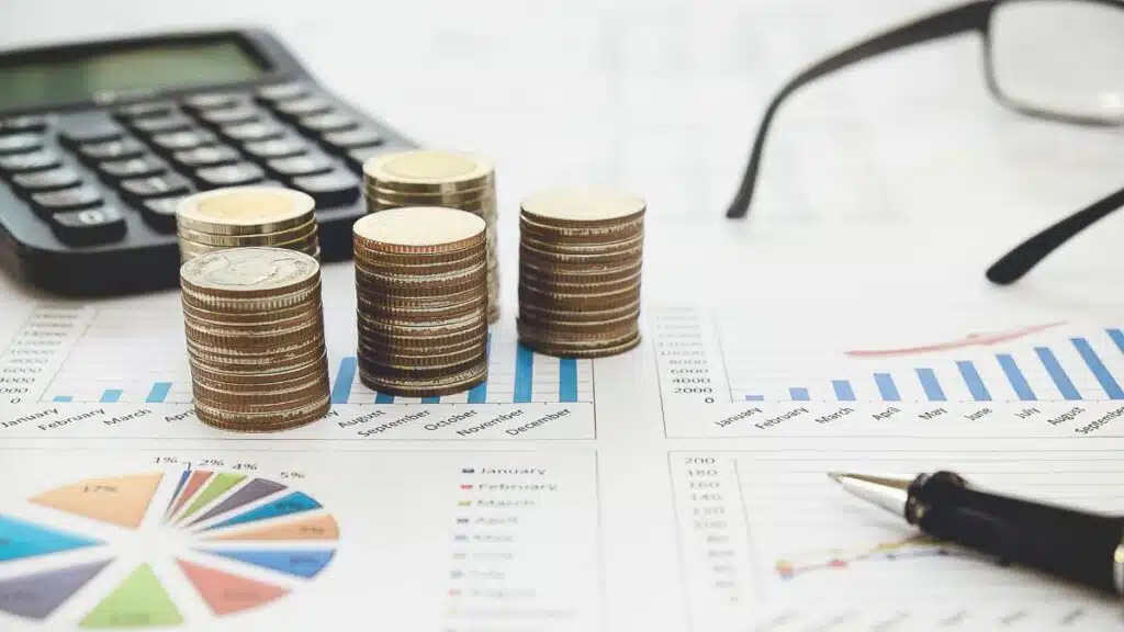 Monthly Pension vs. One-Time Payout: 9 Questions That Make the Choice Clearer Money