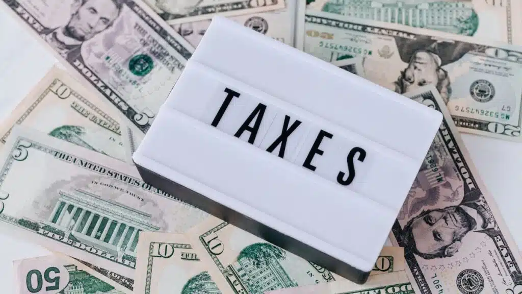 Monthly Pension vs. One-Time Payout: 9 Questions That Make the Choice Clearer Taxes