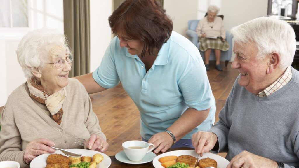 Moving In With Your Adult Children: 12 Things to Agree On First Meals