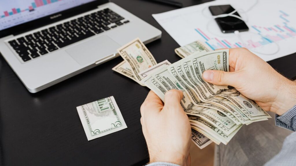 The $6,000 Senior Deduction: Who Qualifies and What It Means for Your Taxes Money